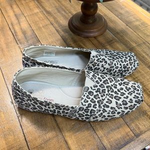 Skecher’s Bob’s leopard slip-ons